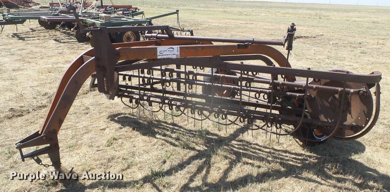 image for item DD0446 New Idea hay rake