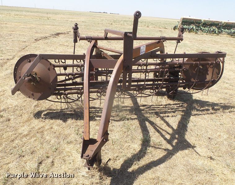 image for item DD0446 New Idea hay rake
