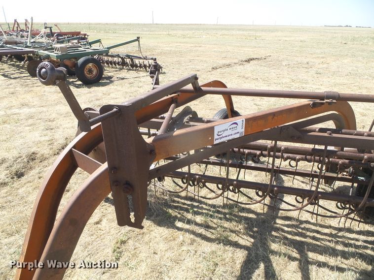 image for item DD0446 New Idea hay rake