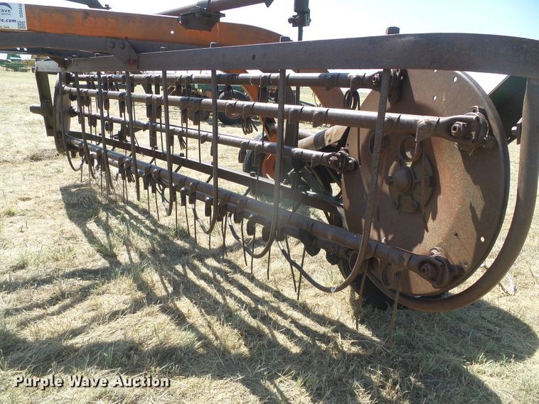 image for item DD0446 New Idea hay rake