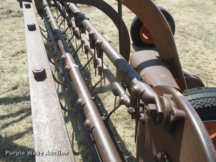 image for item DD0446 New Idea hay rake