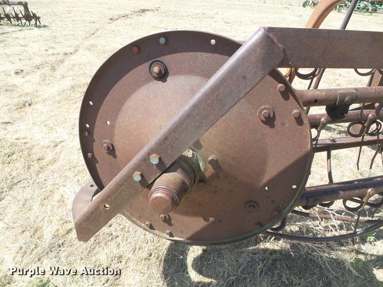 image for item DD0446 New Idea hay rake