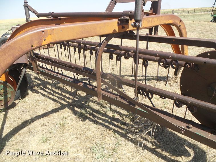 image for item DD0446 New Idea hay rake