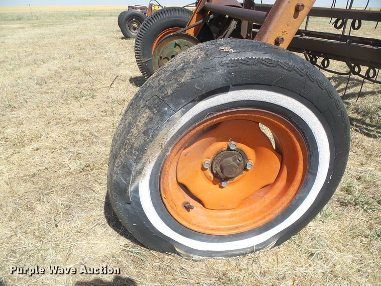 image for item DD0446 New Idea hay rake