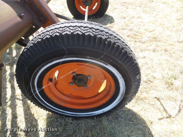 image for item DD0446 New Idea hay rake