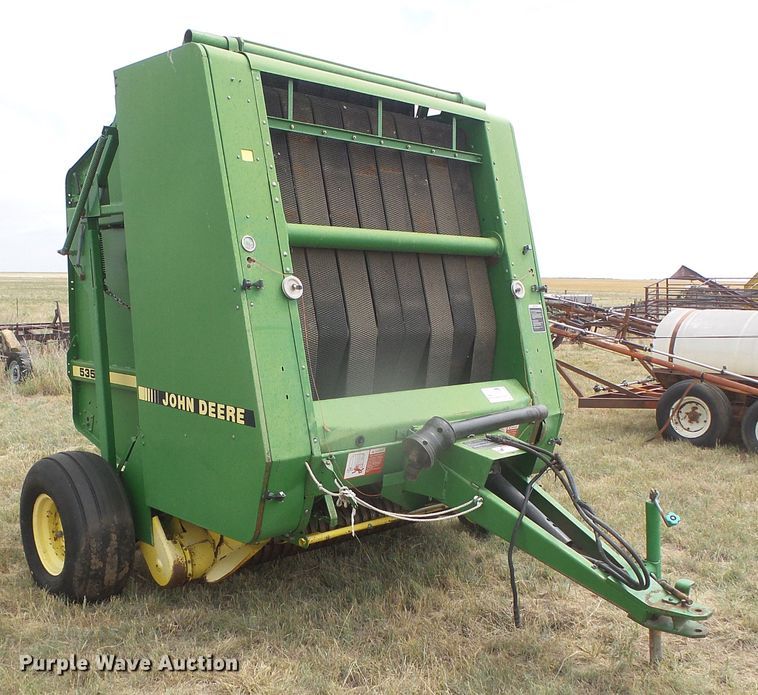 image for item DD0451 1991 John Deere 535  round baler