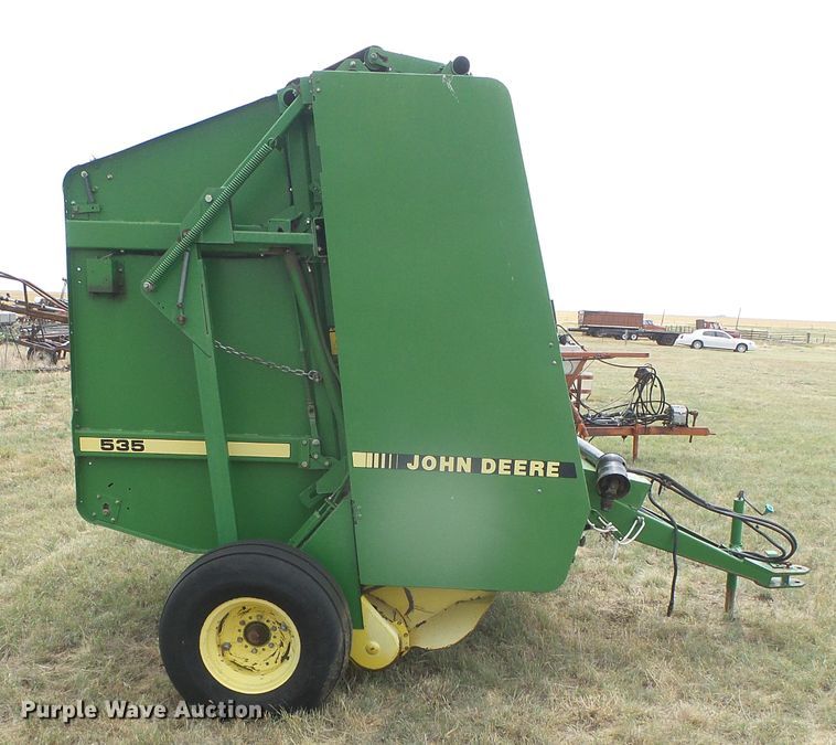 image for item DD0451 1991 John Deere 535  round baler