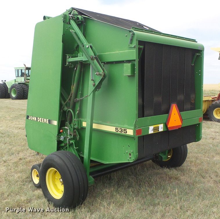 image for item DD0451 1991 John Deere 535  round baler
