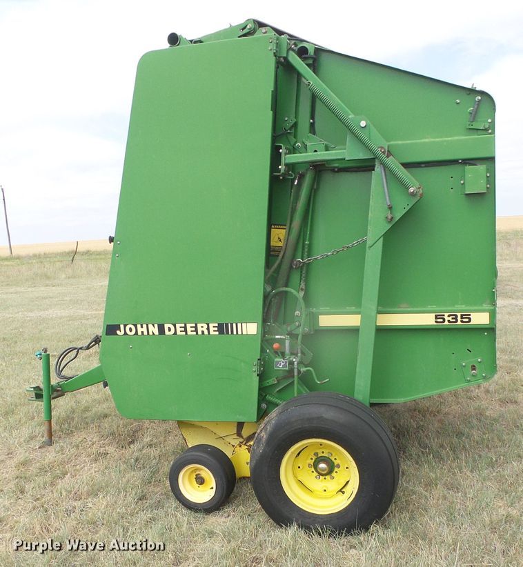 image for item DD0451 1991 John Deere 535  round baler