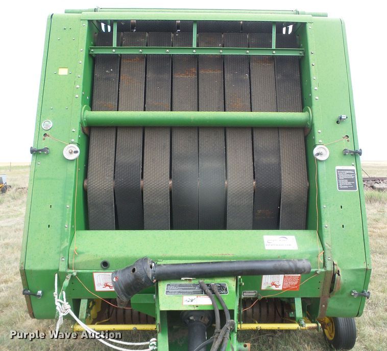 image for item DD0451 1991 John Deere 535  round baler