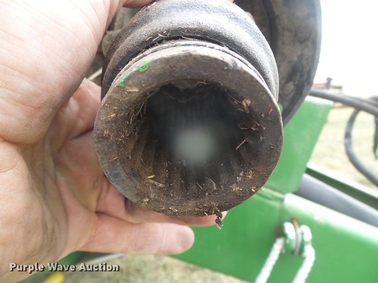 image for item DD0451 1991 John Deere 535  round baler