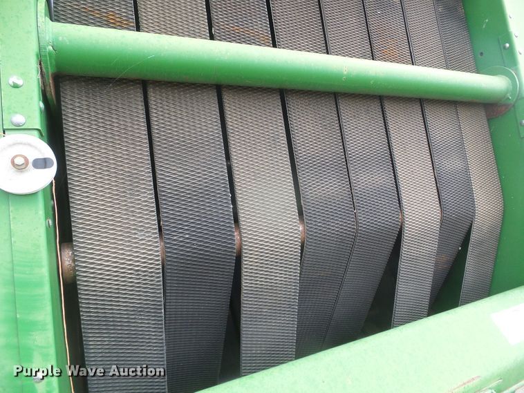 image for item DD0451 1991 John Deere 535  round baler