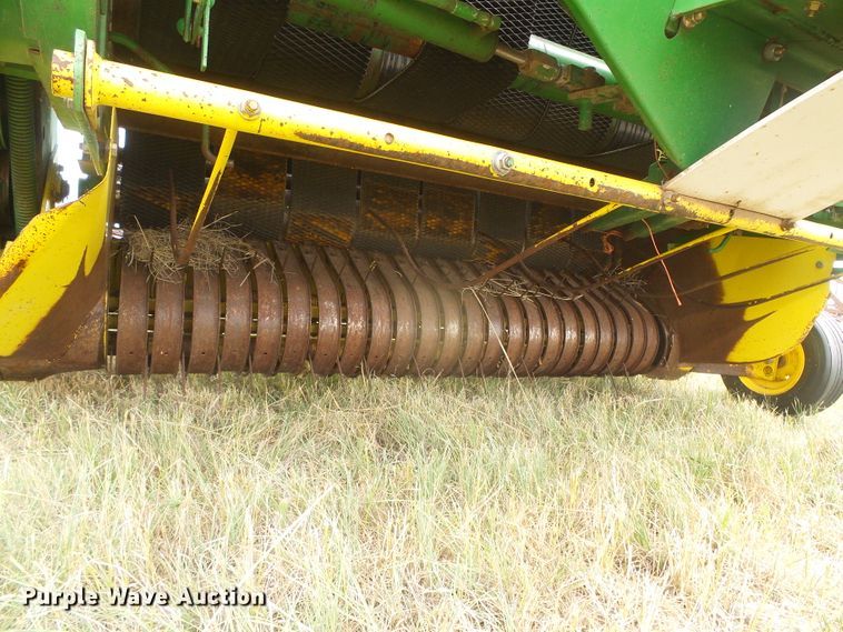 image for item DD0451 1991 John Deere 535  round baler