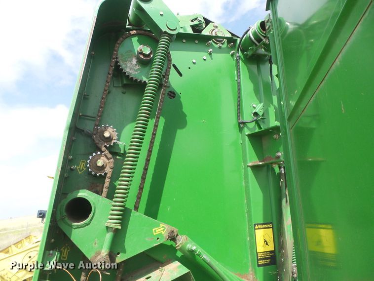 image for item DD0451 1991 John Deere 535  round baler