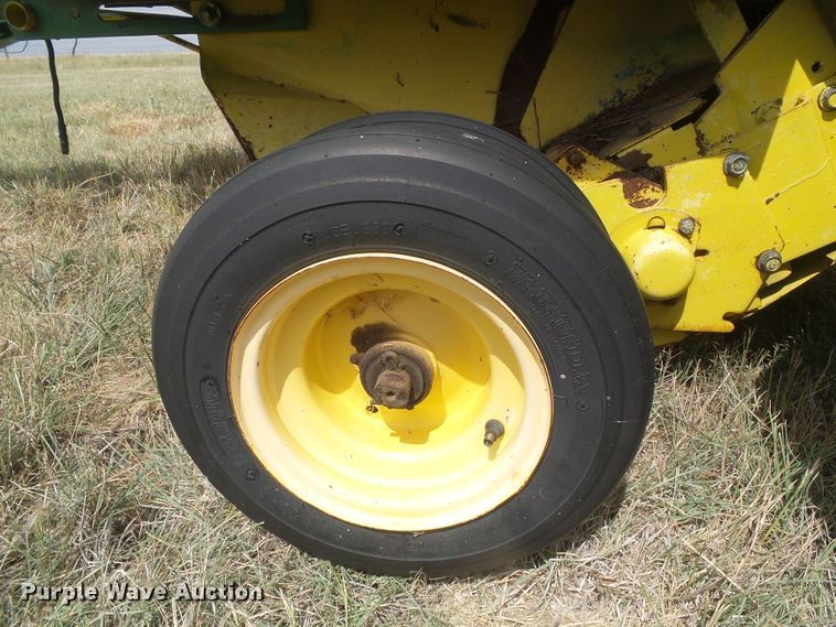 image for item DD0451 1991 John Deere 535  round baler