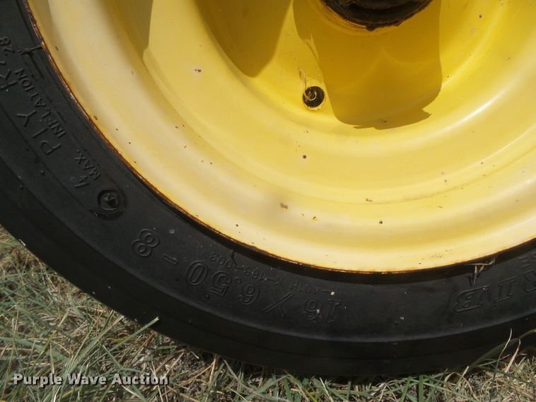 image for item DD0451 1991 John Deere 535  round baler