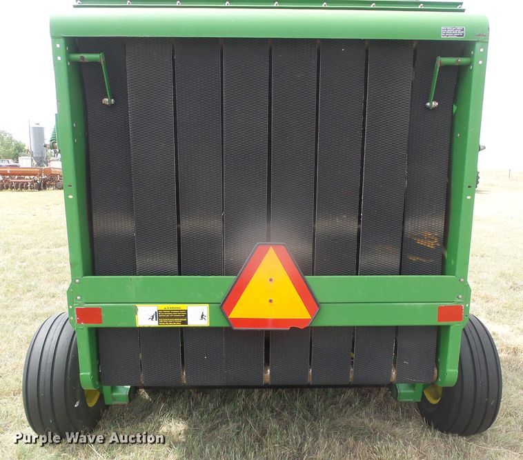 image for item DD0451 1991 John Deere 535  round baler