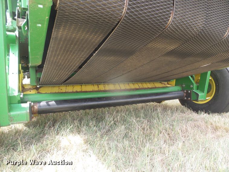 image for item DD0451 1991 John Deere 535  round baler