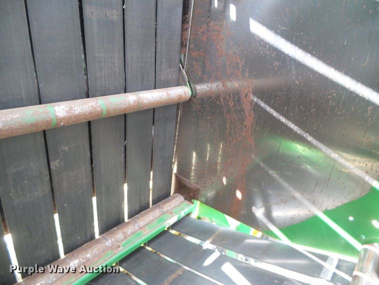 image for item DD0451 1991 John Deere 535  round baler