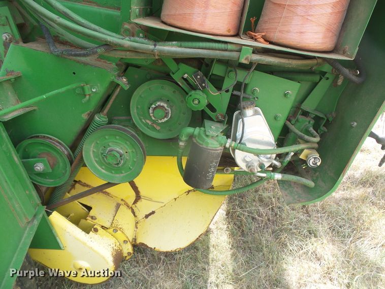 image for item DD0451 1991 John Deere 535  round baler