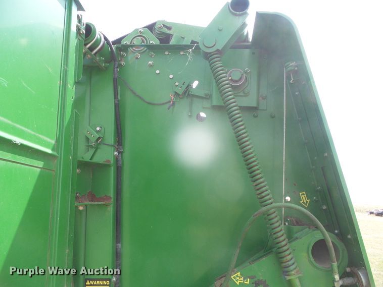 image for item DD0451 1991 John Deere 535  round baler