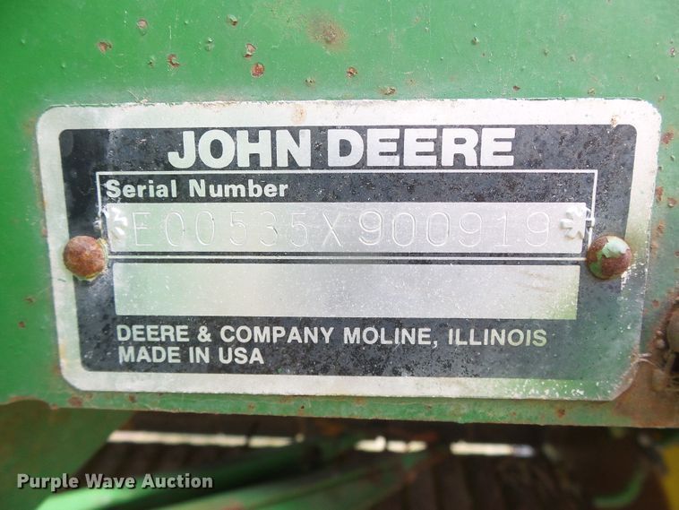 image for item DD0451 1991 John Deere 535  round baler