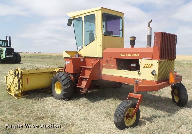 image for item DD0452 New Holland 1112  windrower