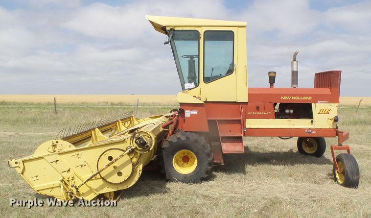 image for item DD0452 New Holland 1112  windrower