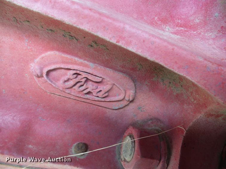 image for item DD0452 New Holland 1112  windrower