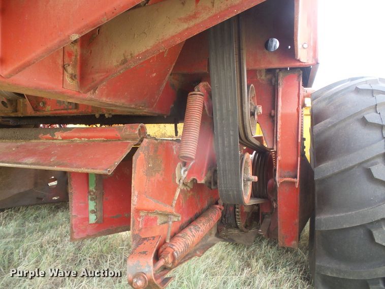 image for item DD0452 New Holland 1112  windrower