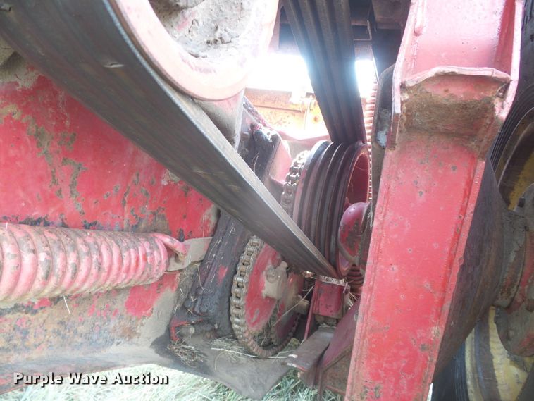 image for item DD0452 New Holland 1112  windrower