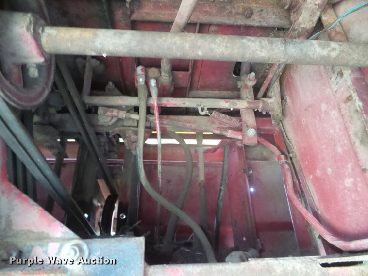 image for item DD0452 New Holland 1112  windrower