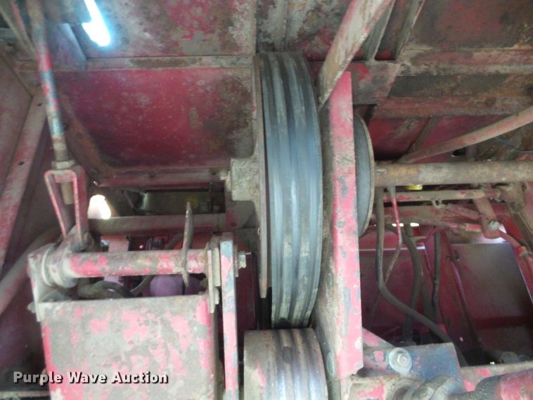 image for item DD0452 New Holland 1112  windrower