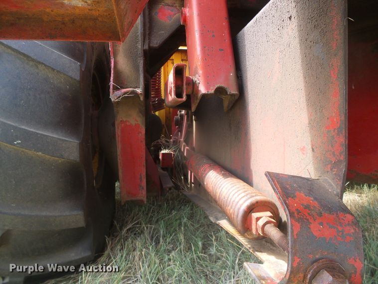 image for item DD0452 New Holland 1112  windrower