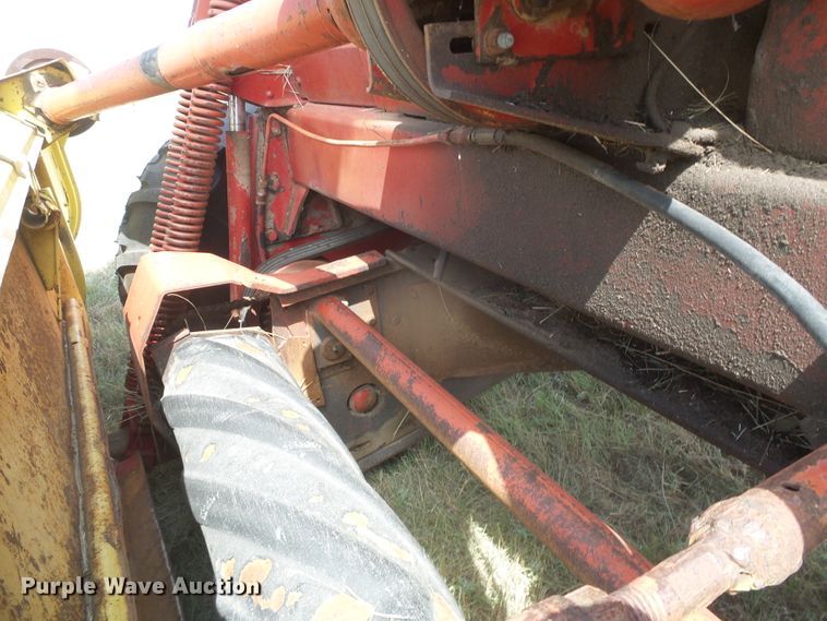 image for item DD0452 New Holland 1112  windrower