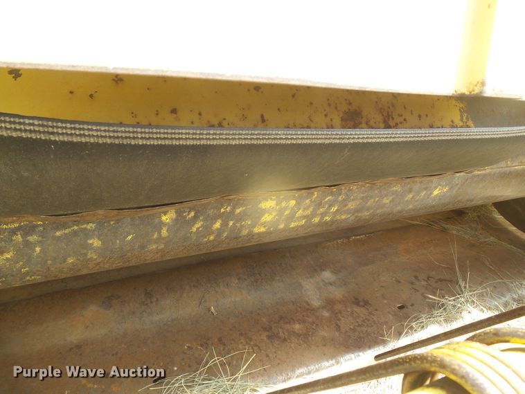 image for item DD0452 New Holland 1112  windrower