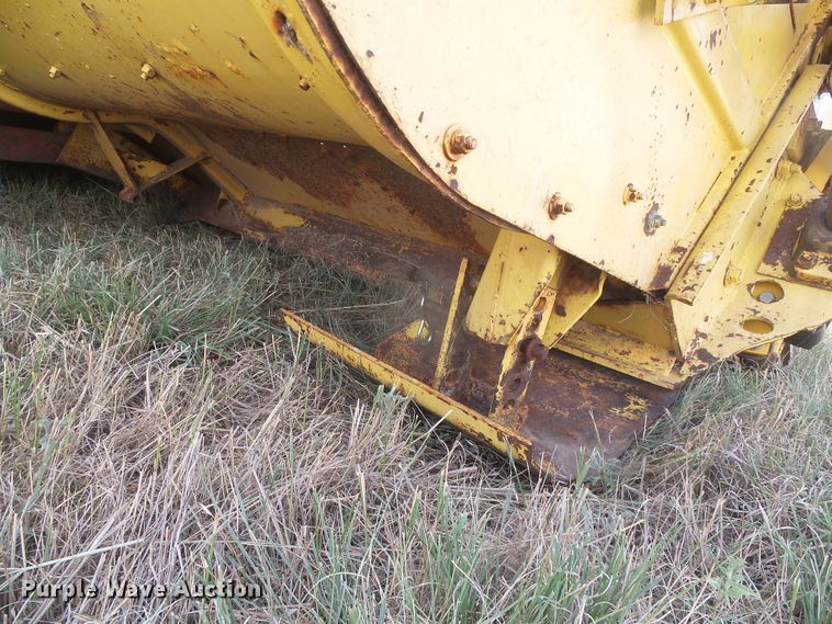 image for item DD0452 New Holland 1112  windrower