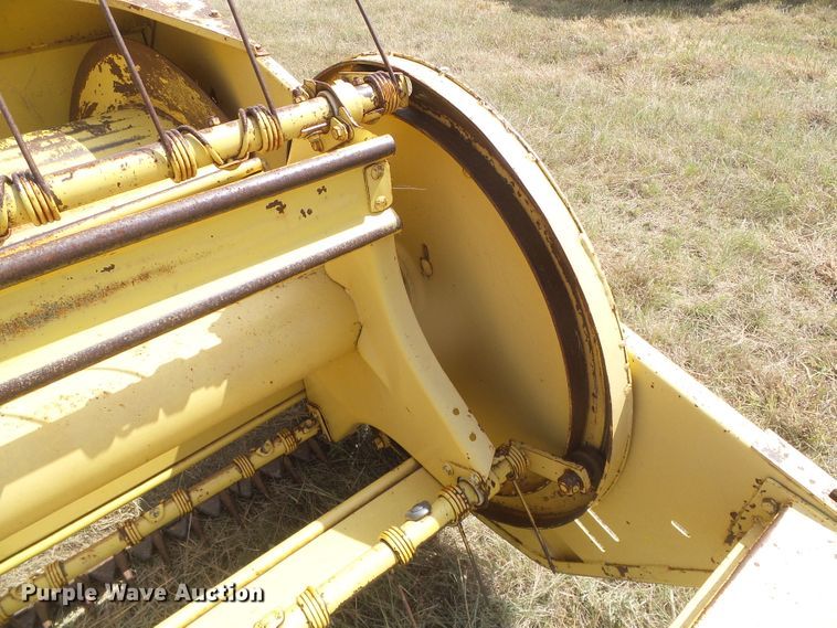 image for item DD0452 New Holland 1112  windrower