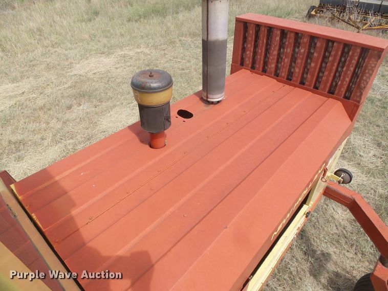 image for item DD0452 New Holland 1112  windrower