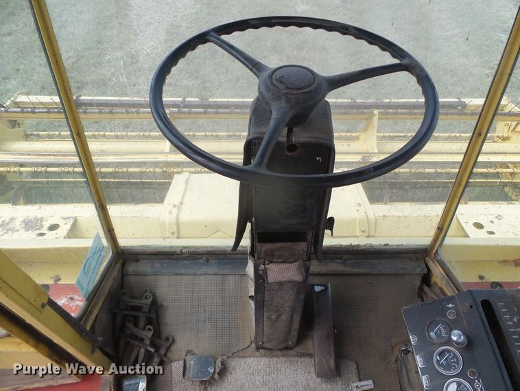 image for item DD0452 New Holland 1112  windrower