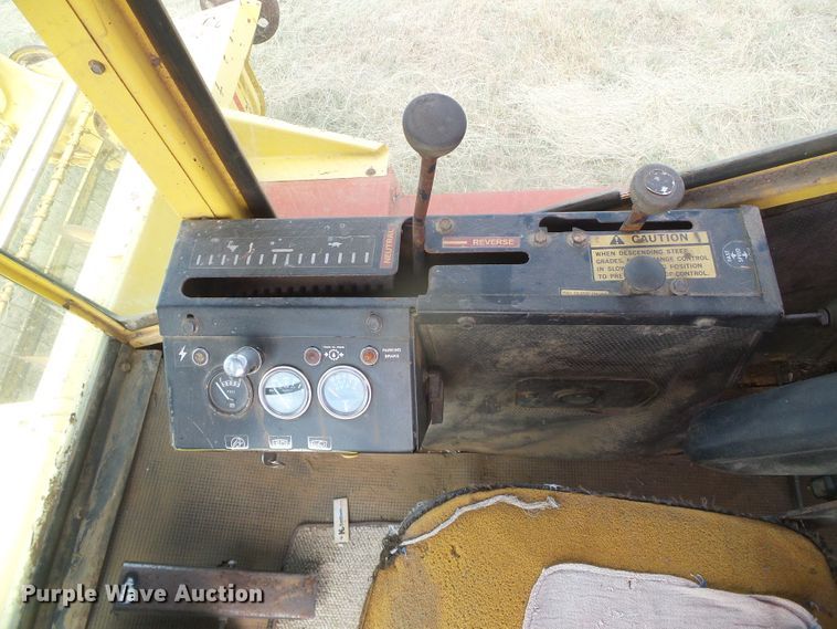 image for item DD0452 New Holland 1112  windrower