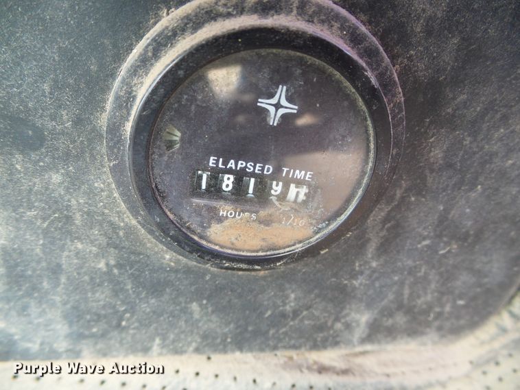 image for item DD0452 New Holland 1112  windrower