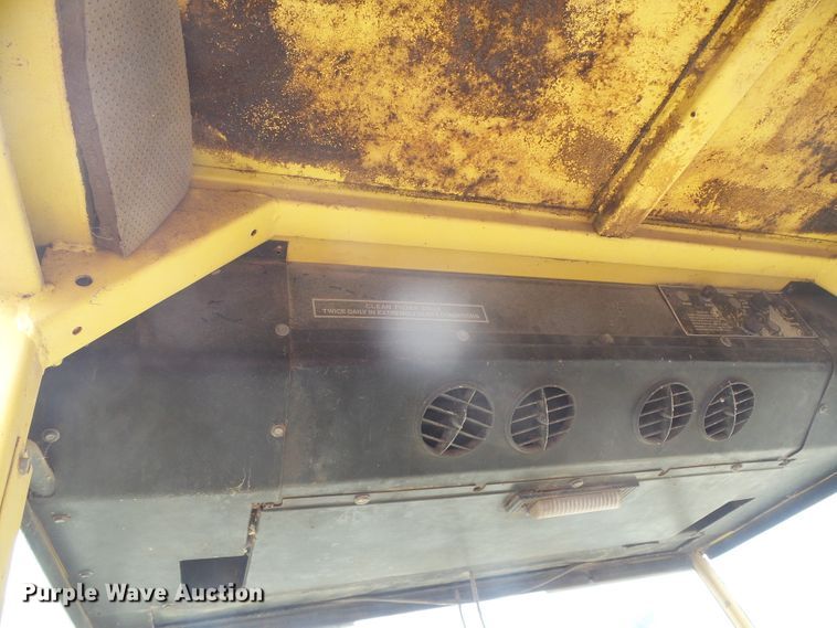 image for item DD0452 New Holland 1112  windrower