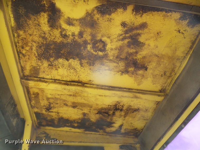 image for item DD0452 New Holland 1112  windrower