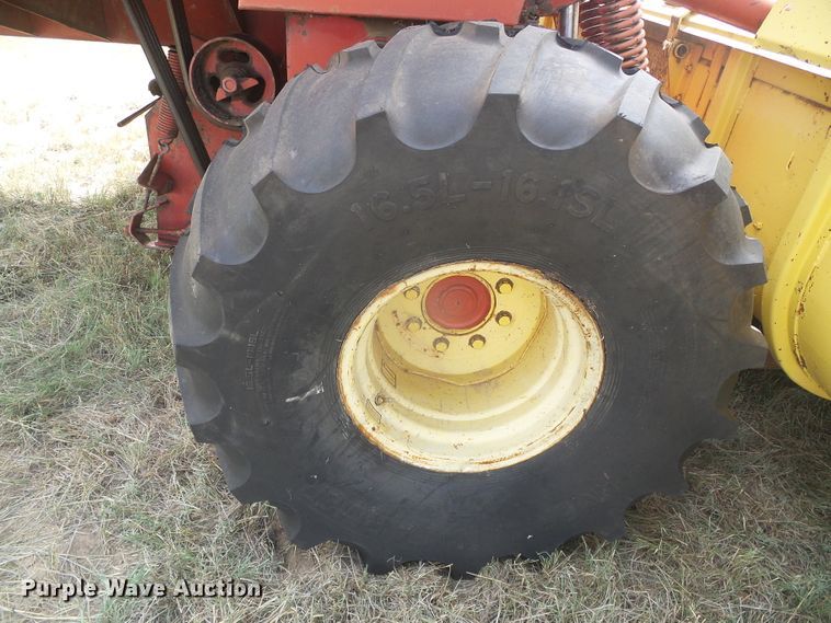 image for item DD0452 New Holland 1112  windrower