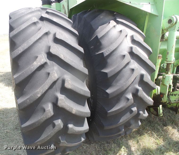 image for item DD0453 1976 Steiger Panther III ST310  4WD tractor