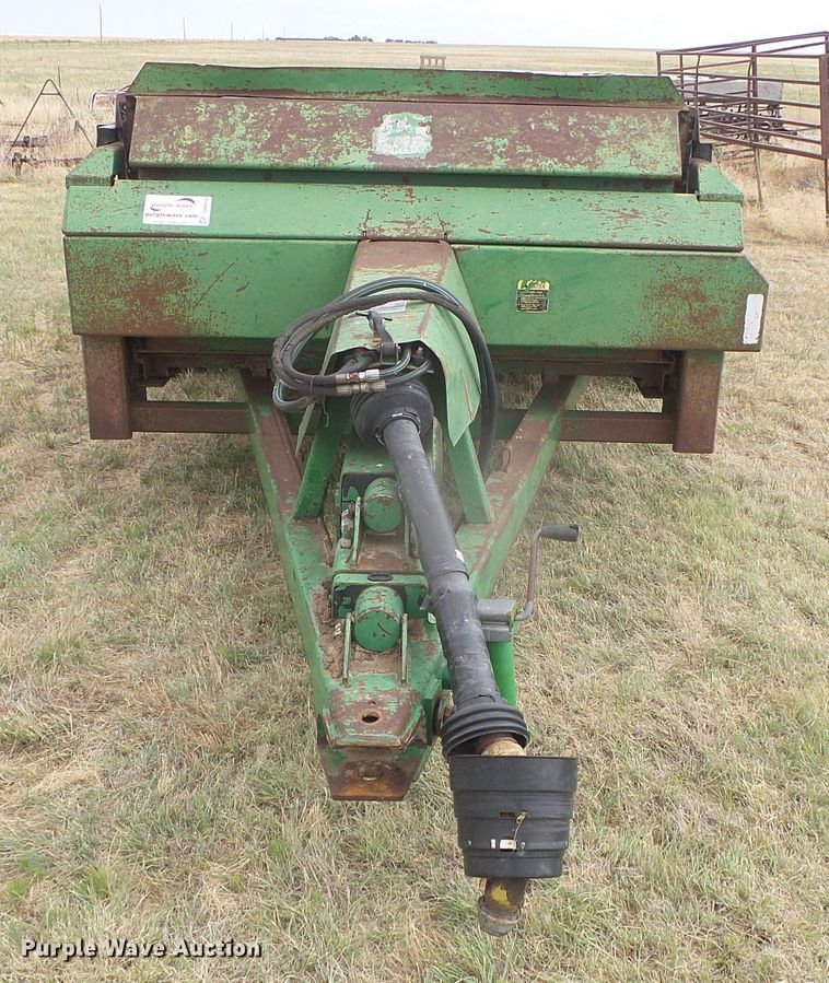 image for item DD0455 John Deere 785 manure spreader
