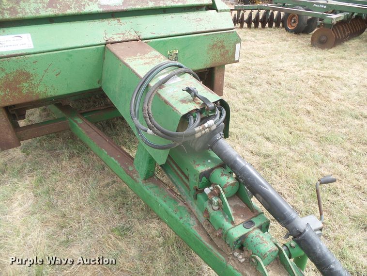 image for item DD0455 John Deere 785 manure spreader