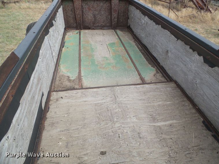 image for item DD0455 John Deere 785 manure spreader