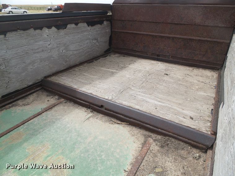 image for item DD0455 John Deere 785 manure spreader